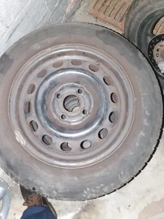 2 neumát. 175/65 R 14T BFgoodrich como nuevos co