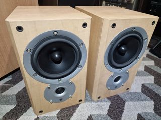 Onkyo TX-NR646 con mando y altavoces kef cresta 10