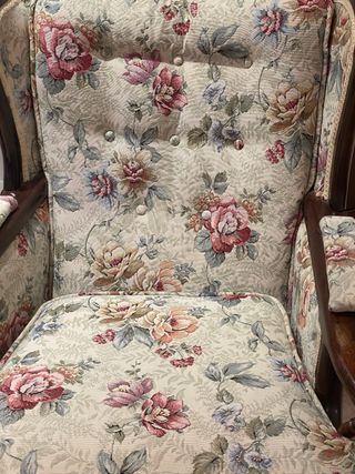 Coppia di poltrone orecchia vintage floreali