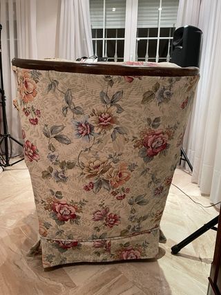 Coppia di poltrone orecchia vintage floreali