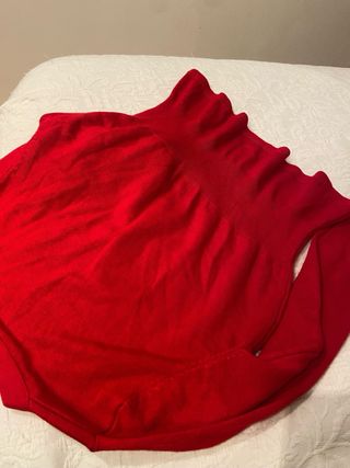 Chaqueta roja con botones