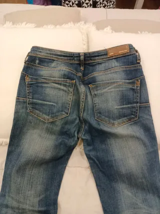 Pantalones vaqueros Mango