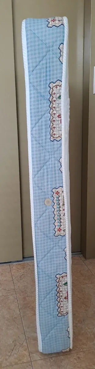 Colchón de cuna reversible con estampado infantil