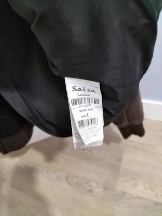 Cazadora Salsa Marrón con Capucha.