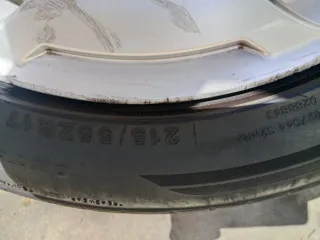 LLANTAS R17 + GOMAS EN ESTADO BUENO