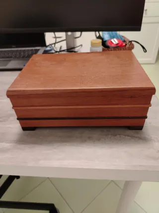 Scatola in legno massiccio