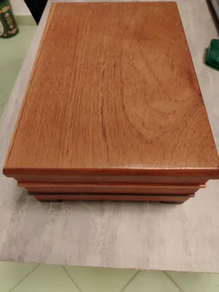 Scatola in legno massiccio
