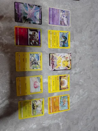 10 Cartas Pokémon Variadas
