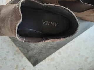 Botines marrones ante