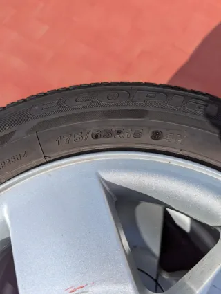 Vendo 4 Ruedas dé Renault muy barato