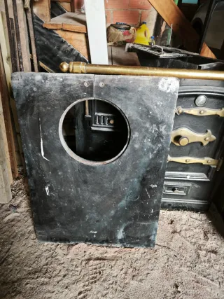 Cocina Económica Lacunza Negra y Dorada