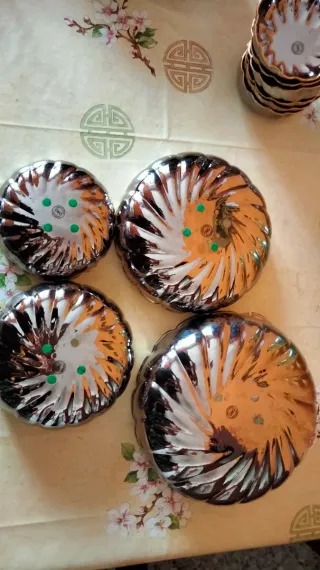 Set 4 Ciotole acciaio e bordo in Oro e 6 piccole