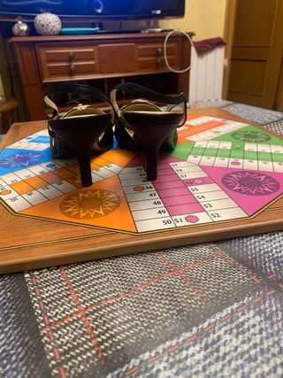 Zapatos de fiesta Menbur negros con pedrería