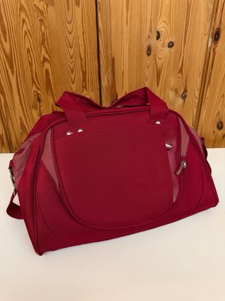 Conjunto bolsa viaje y neceser rojo