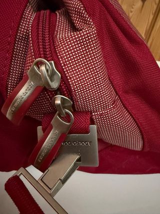 Conjunto bolsa viaje y neceser rojo