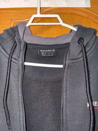 Sudadera McKenzie Negra con Cremallera