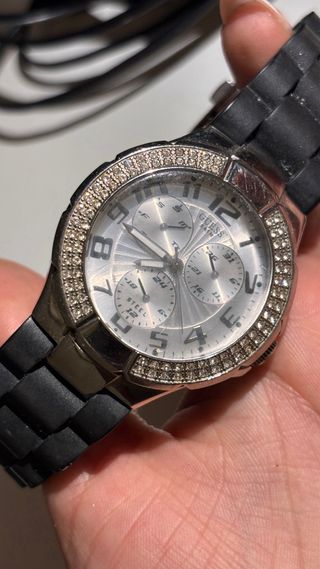 Reloj Guess Mujer Plata y Negro