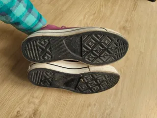 Converse Chuck Taylor morado T37