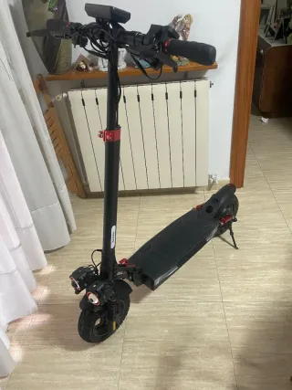 Patín eléctrico negro