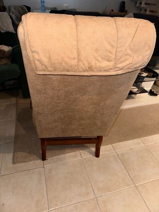 Sillón de tela cómodo y elegante