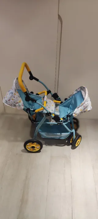 Carrito Gemelar Muñecas Azul y Amarillo