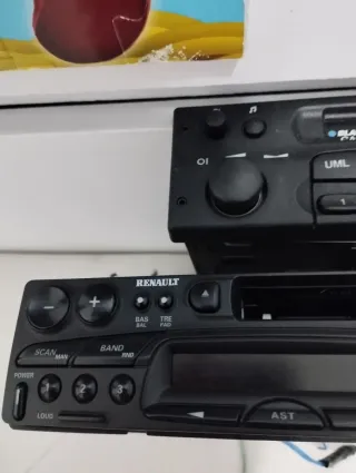 Lote 4 Autorradios Blaupunkt y Renault, Kenwood