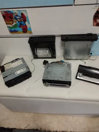 Lote 4 Autorradios Blaupunkt y Renault, Kenwood