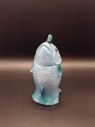 🇨🇳 Bote de porcelana para salsa con forma de pez