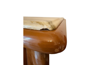 Comodini in legno lucido con piano in marmo