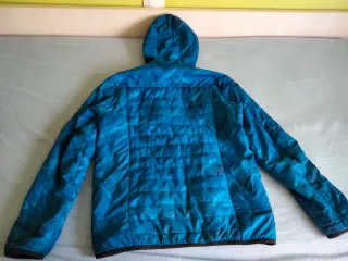 Vendo Chaqueta Trekking Quechua T14-15 COMO NUEVA