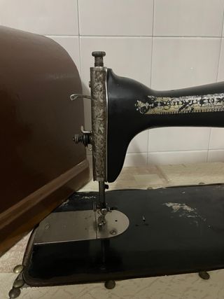 Máquina de coser Singer antigua