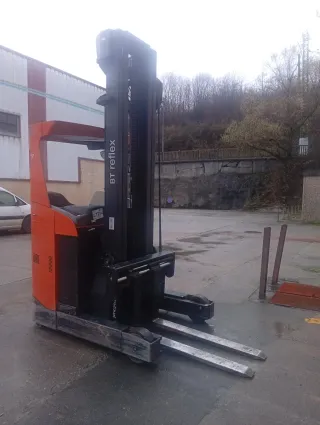 Apilador eléctrico retráctil BT