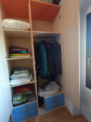 Armario infantil, estantería y cajonera