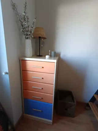 Armario infantil, estantería y cajonera