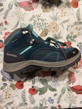 Botas montaña Quechua Talla 41