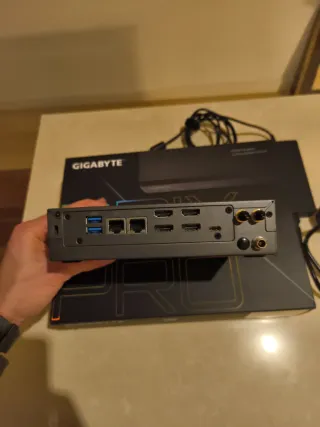 Gigabyte Brix PRO Mini PC Negro