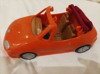 Familia Sylvanian con coche