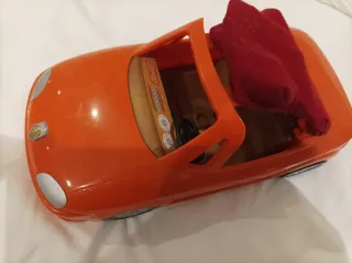 Familia Sylvanian con coche