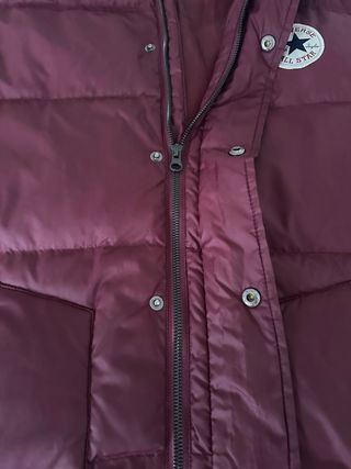 Plumífero Converse color burdeos Talla XL