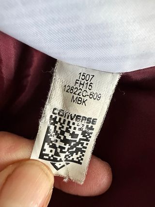 Plumífero Converse color burdeos Talla XL