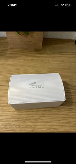 Reloj Lotus Negro y Dorado