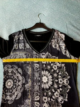 Camiseta Desigual manga larga estampada