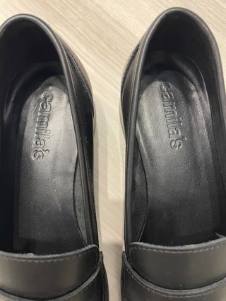 Zapatos negros de piel talla 39