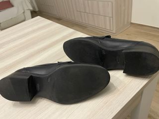 Zapatos negros de piel talla 39