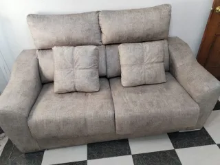 Sofá de tela gris