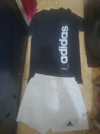 Conjunto Adidas Camiseta y Pantalón Corto
