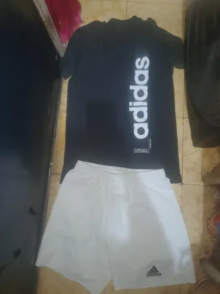 Conjunto Adidas Camiseta y Pantalón Corto
