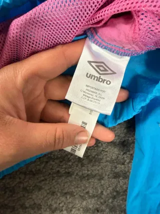 ¡¡OFERTA!! Talla S Chaqueta Umbro impermeable