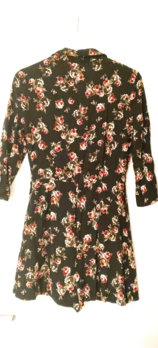 Mono floral Bershka talla M