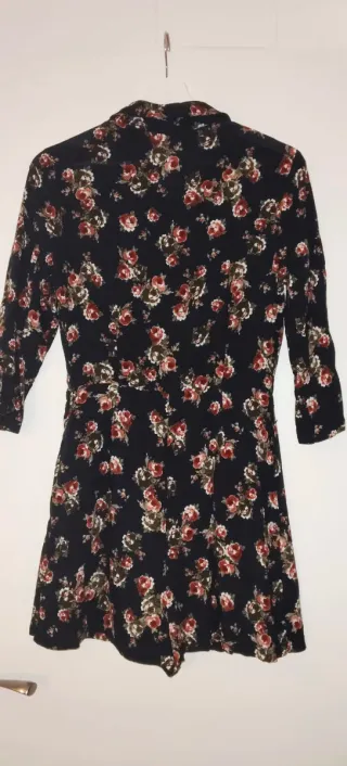 Mono floral Bershka talla M